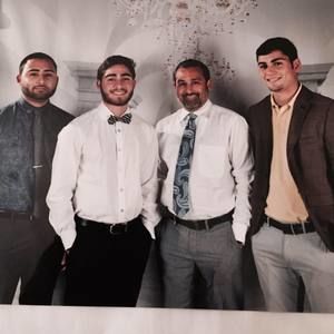 Meet your Posher, Carlos